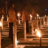 Di Bawah Remang Obor, Mengenang Ratusan Pahlawan Bangsa di TMP Cikaret Cianjur
