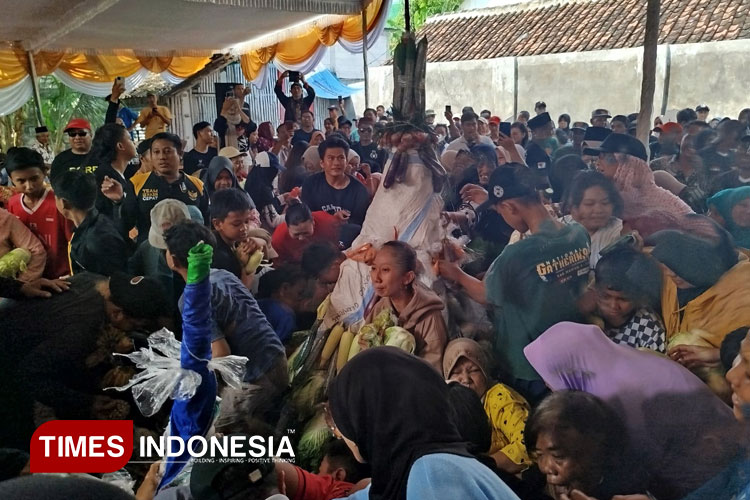 Tumpeng-Agung.jpg
