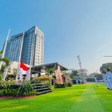Rayakan HUT ke-80 RI, Grand Mercure Malang Gelar Upacara dan Lepas 300 Merpati