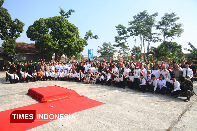 Upacara peringatan HUT ke 80 Kemerdekaan RI yang digelar oleh Majelis Agung GKJW Malang, Minggu (17/8/2025). (FOTO: Tria Adha/TIMES Indonesia)