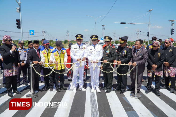 Bupati Yuhronur Efendi Resmikan Pemanfaatan Jalan Lingkar Utara Lamongan