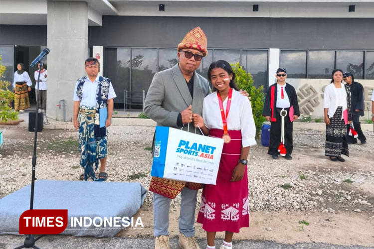 HUT ke-80 RI, Meissy Juara III Lomba Lari Nasional Asal Sumba Timur Diapresiasi  PT MSM
