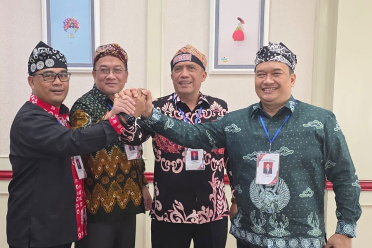 Para bakal calon Sekda di sela tes wawancara dalam seleksi terbuka calon Sekdakab Malang, kemarin. (Foto: dokpri/for TIMES Indonesia)