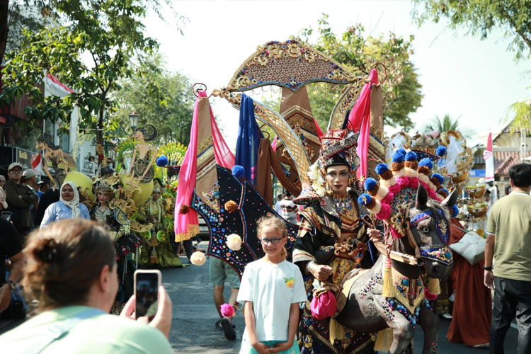 Carnival-3.jpg
