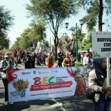 Pawai Banyuwangi Ethno Carnival Sihir Ribuan Penonton Jogja Fashion Carnival 2025