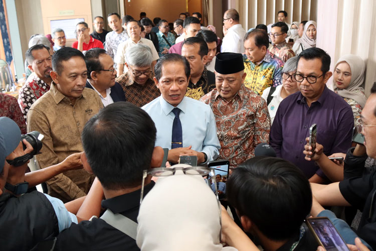 Hanif-Faisol-Nurofiq-a.jpg
