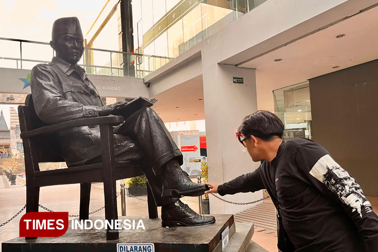 Patung-2.jpg