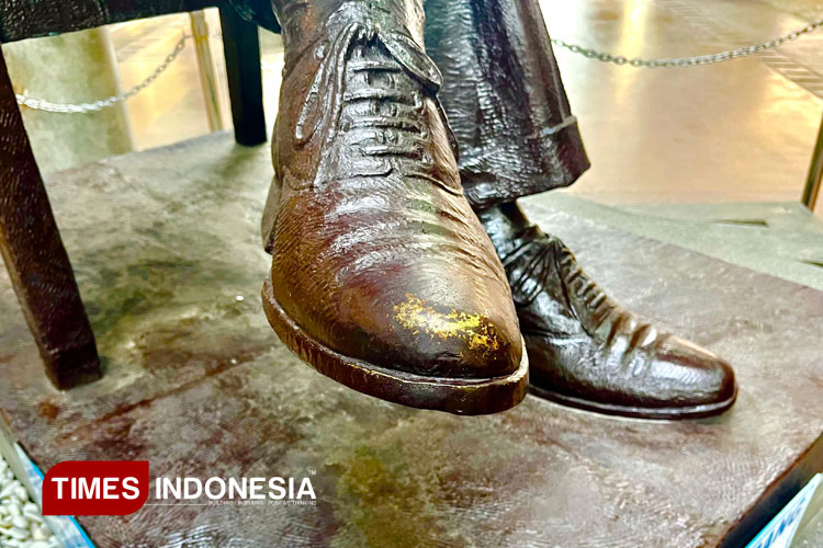 Patung-3.jpg