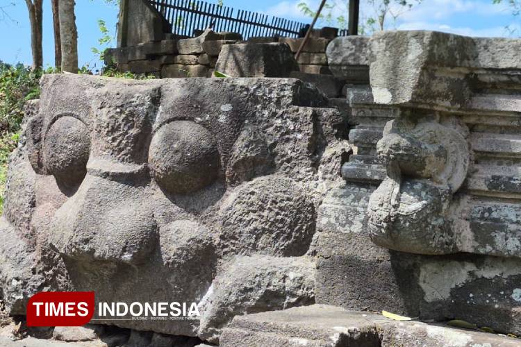 Situs-Candi-Pertapaan-di-Gunung-Pegat-b.jpg