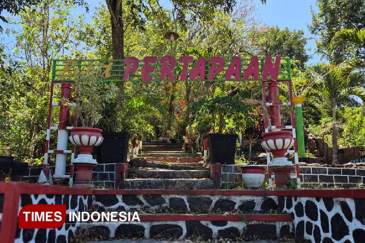 Situs-Candi-Pertapaan-di-Gunung-Pegat-c.jpg