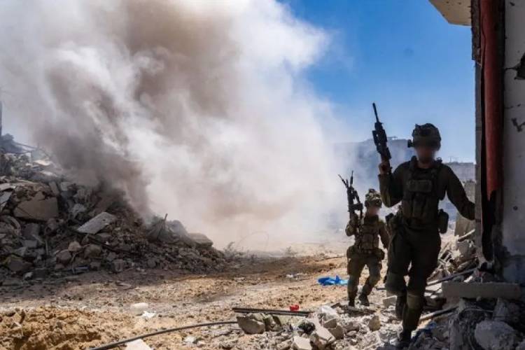 Arsip - Tentara Israel terlihat melakukan operasi darat di Jalur Gaza pada 19 Mei 2025. (FOTO: ANTARA/Xinhua/HO-Pasukan Pertahanan Israel/aa)