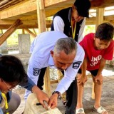 KKN Unitomo dan BUMDes Jatiurip Kolaborasi Kembangkan Budidaya Lele, Ayam Petelur, dan Kelengkeng Berkelanjutan