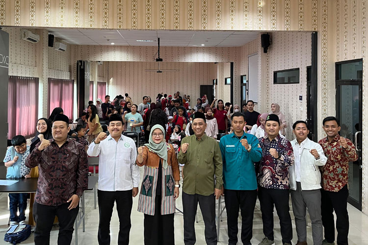 Omnisains, BEM PTNU dan sejumlah pihak pendukung olimpiade usai membuka acara.