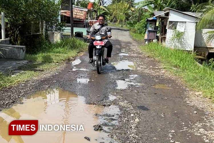 Jalan-RUsak.jpg
