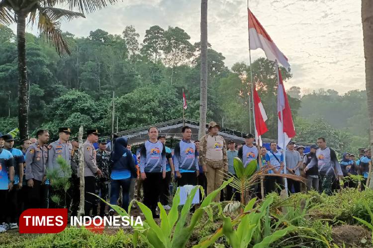 Pemberangkatan-tim-Ekspedisi-Merah-Putih-c.jpg