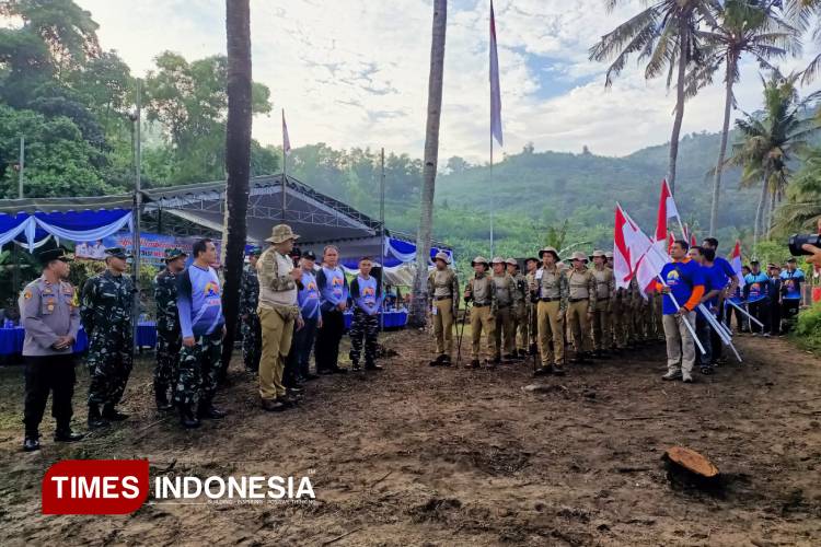 Tujuh Ribu Bendera Merah Putih Kibarkan Semangat Nasionalisme di Pesisir Pacitan