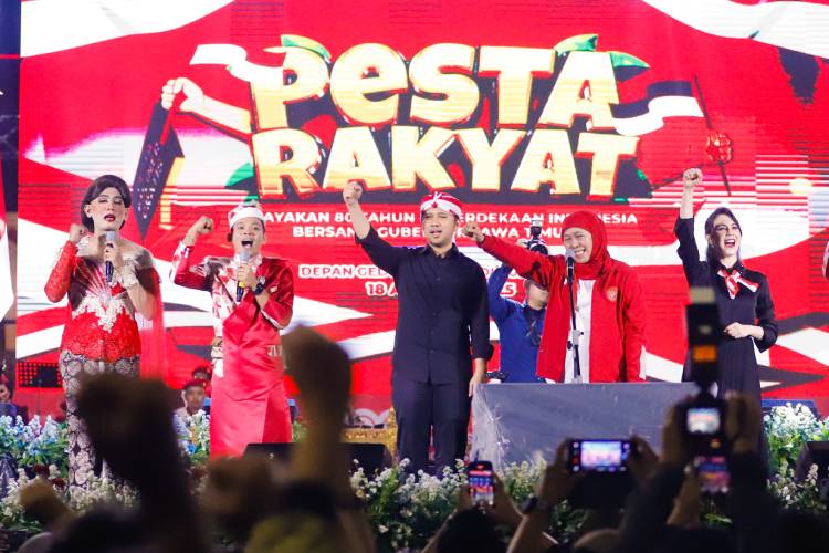 Pesta-Rakyat-di-Gedung-Negara-Grahadi-c.jpg