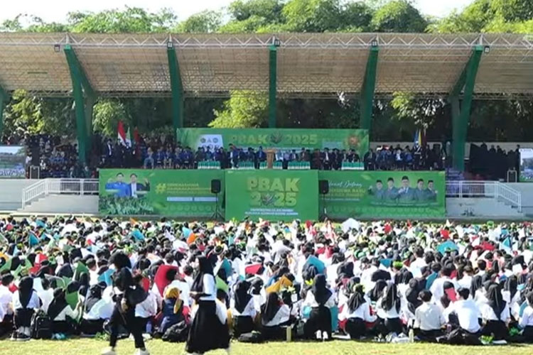 Pembukaan Pengenalan Budaya Akademik dan Kemahasiswaan UIN KHAS Jember (FOTO: Humas UIN KHAS)