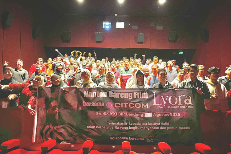 Keseruan PT Padepokan Tujuh Sembilan, Kementerian Komdigi serta CITCOM saat menggelar nobar film Lyora. (FOTO: PT Padepokan Tujuh Sembilan for TIMES Indonesia)