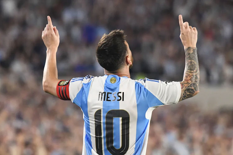 Lionel Messi akan memimpin Timnas Argentina dalam dua laga kualifikasi Piala Dunia 2026  melawan Venezuela dan Ekuador yang akan digelar pada 4 dan 9 September mendatang.