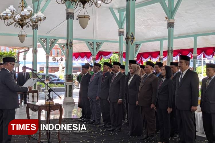 Pelantikan dan pngambilan sumpah jabatan kepala OPD oleh Bupati Madiun di Pendapa Muda Graha. (Foto: Yupi Apridayani/TIMESIndonesia)