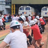 PT KAI Daop 2 Bandung Gelar Lomba Tarik Lokomotif 80 Ton dalam Semarak HUT ke-80 RI