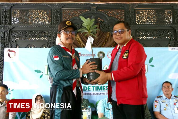 Wujudkan Indonesia Hijau, TIMES Indonesia Tanam Ribuan Bibit