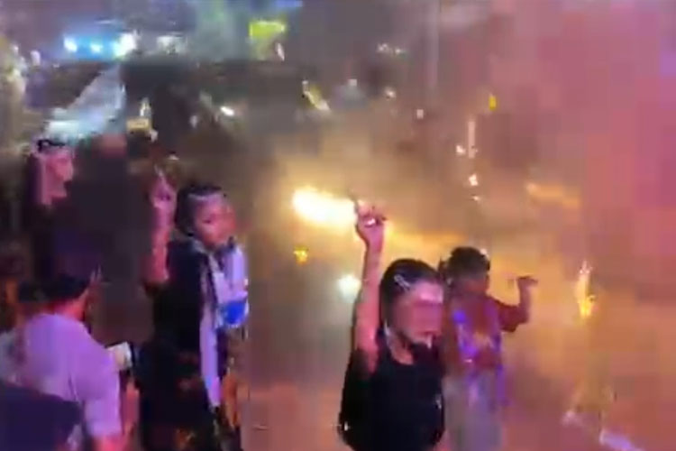 Suka Cita Berujung Luka, Empat Dancer Karnaval di Banyuwangi Ditabrak Mobil