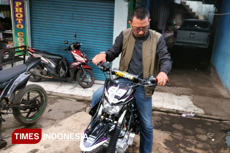 Warga Cianjur Sulap Motor Pake AI, Bisa Bicara hingga Kunci Pake KTP