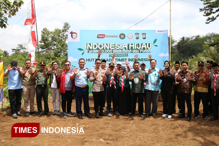 TIMES Indonesia Tanam 10.000 Bibit Pohon Seri I di Kabupaten Malang