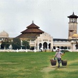 Lomba Menulis Indah Aksara Jawa di Masjid Kemayoran Surabaya