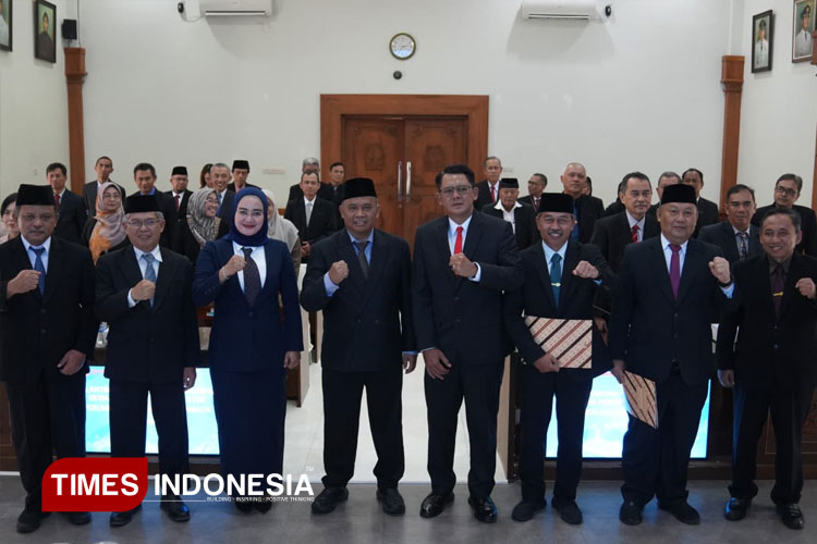 dewan-pengawas-dan-direktur-PDAM-Sleman-2.jpg