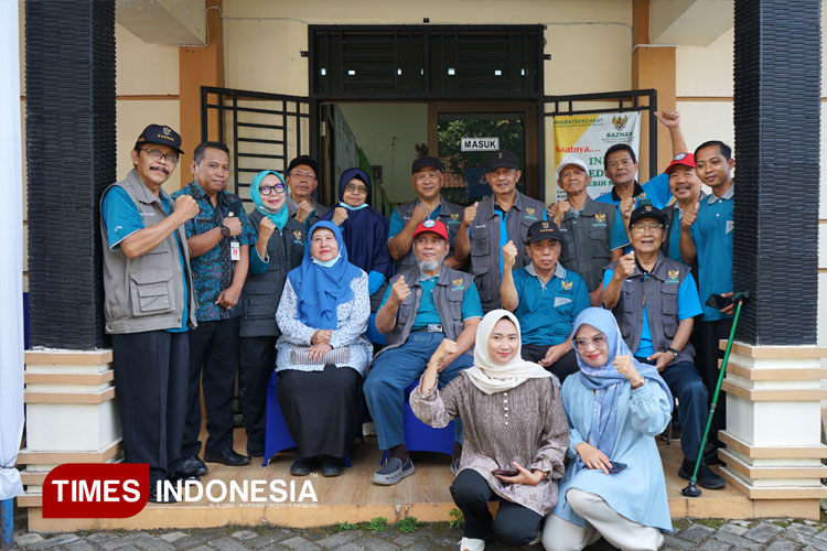 serahkan-bantuan-gerobak-usaha-3.jpg