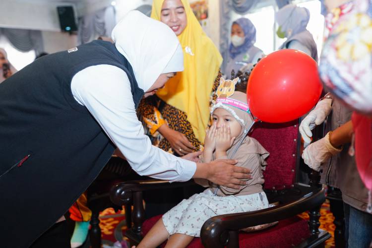 Gubernur-Khofifah-b.jpg