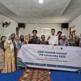 Gotong Royong Mahasiswa IPB dan Warga Hidupkan Kembali Bank Sampah Leuwisadeng