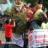 Naik Kolbak dan Panas-panasan, Mantan Wali Kota Banjar Jadi Peserta Pawai Alegoris HUT RI