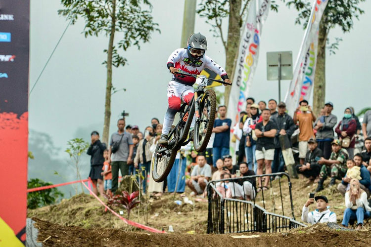 Ratusan Rider Bakal Tampil di Banyuwangi Ijen Geopark Downhill 2025