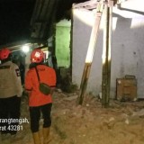 Rumah di Karangtengah Cianjur Ambruk Saat Pemilik Sedang Sembahyang
