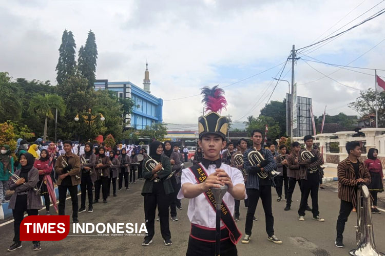 Bolehkan Menjamak Shalat Karena Karnaval? Ini Penjelasan Ulama