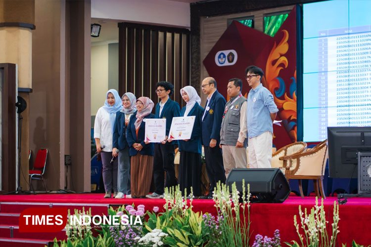 UB Salurkan Beasiswa Dana Abadi untuk 50 Mahasiswa, UKT Ditanggung hingga 8 Semester