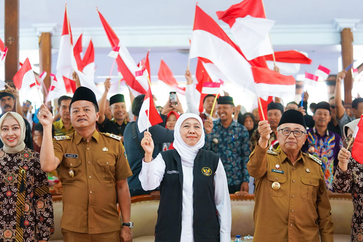 Gubernur-Khofifah-a53c0f7012ea894cd.jpg