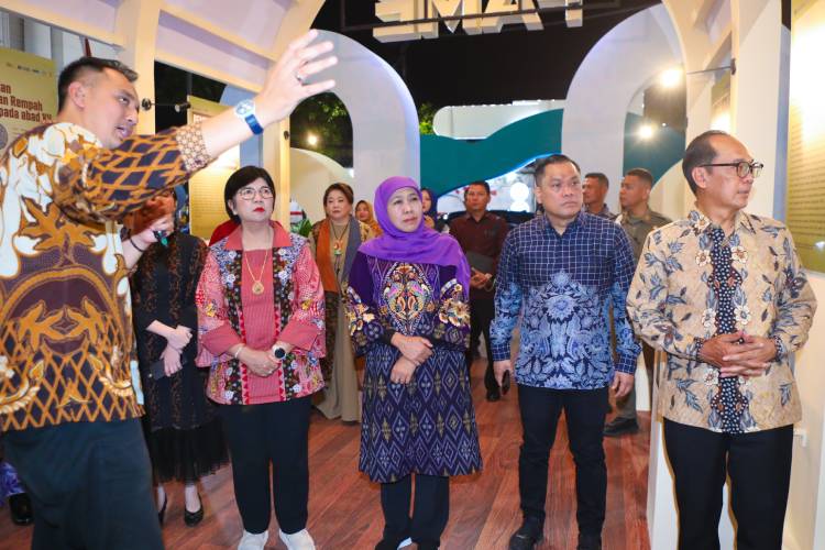 Gubernur-Khofifah-b-3.jpg
