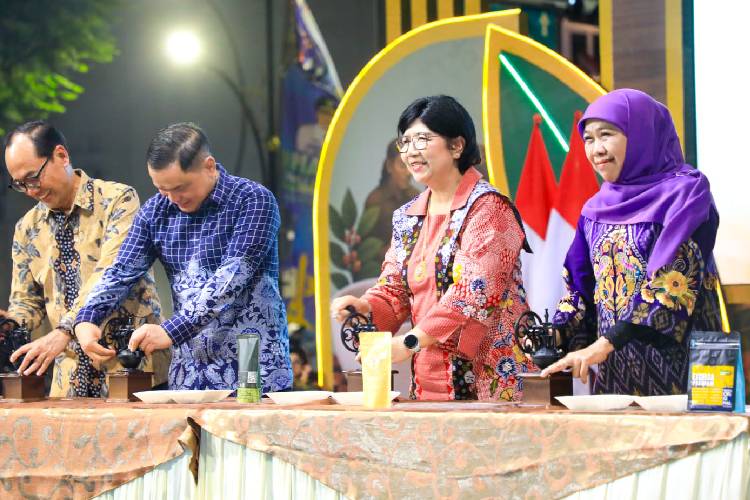 Gubernur-Khofifah-c-1.jpg