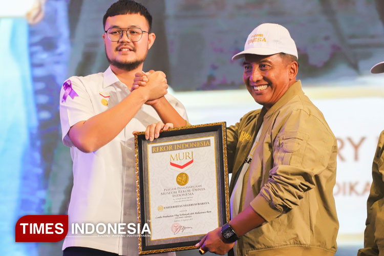 Unesa Libatkan 20 Ribu Mahasiswa Baru dalam Kampanye Lingkungan, Berbuah Rekor MURI