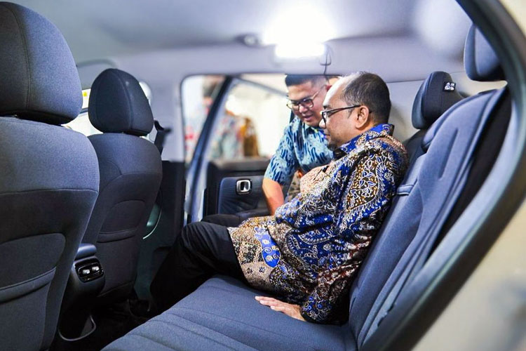 Kemenperin Jajal Lineup GAC Indonesia di GIIAS Surabaya 2025
