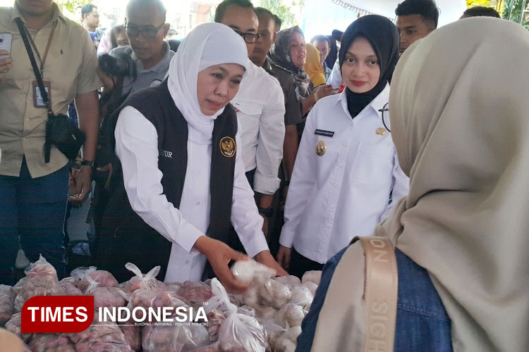 Gencarkan Pasar Murah, Gubernur Khofifah Dorong Pemenuhan Kebutuhan Pokok Masyarakat Jatim