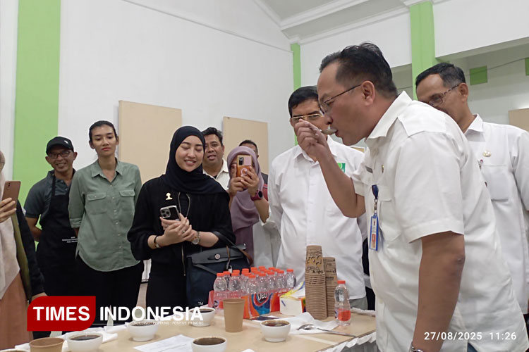 Para-kelompok-tani-kopi-2.jpg