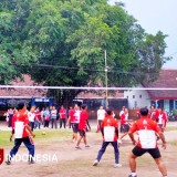 Adu Smash! Perangkat Desa Meriahkan Agustusan di Kecamatan Diwek Jombang
