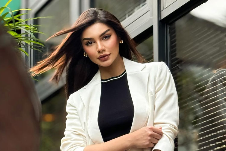Gaya Berani yang Memukau, Jihane Almira Chedid Ciptakan Tren Fashion Baru