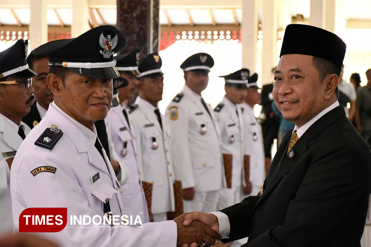 17 Kades di Bondowoso Habis Masa Jabatan Kembali Dikukuhkan, Ini Pesan Bupati Hamid